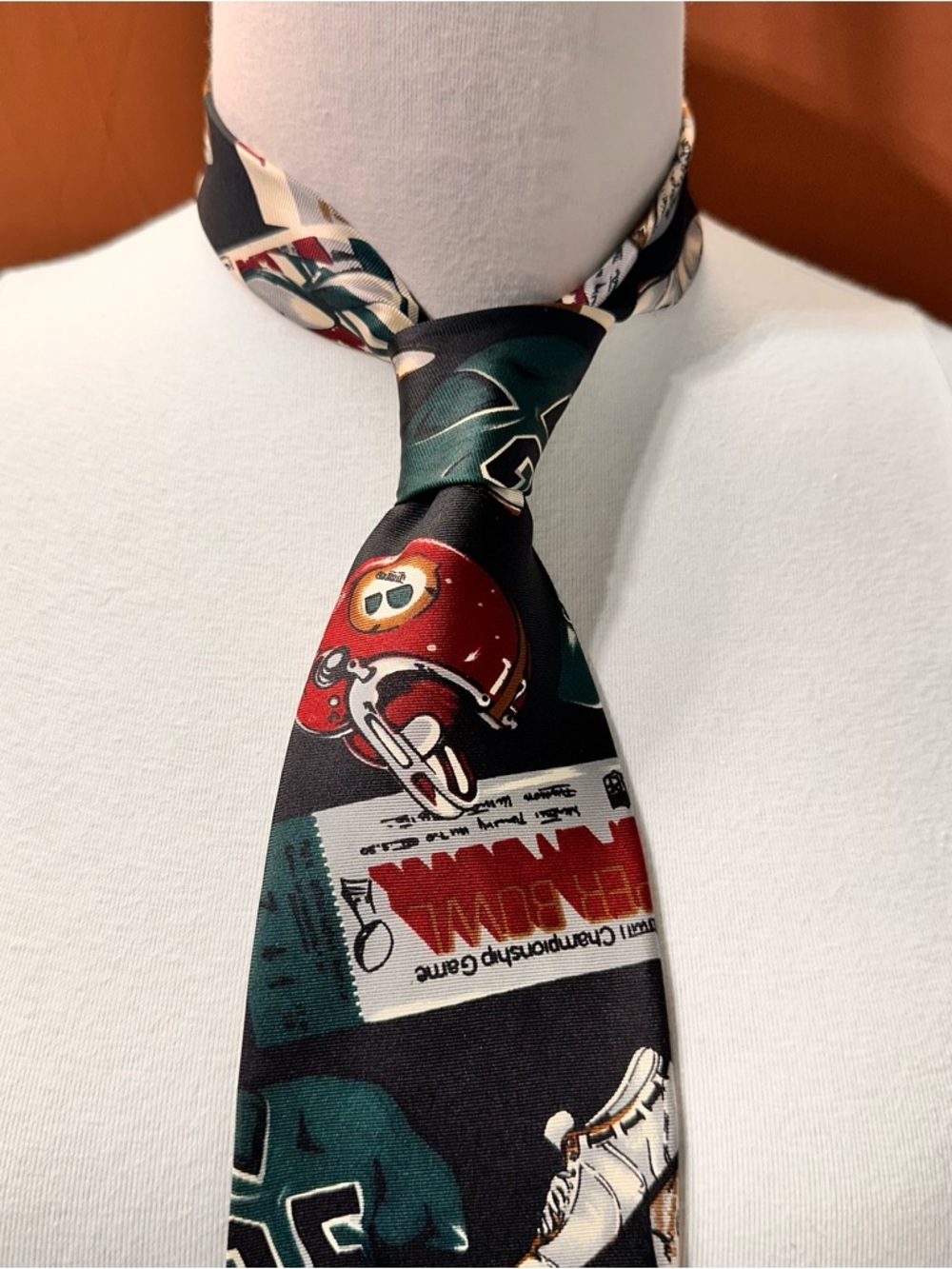 Silk Sports-Themed Men's Tie in Black and Green